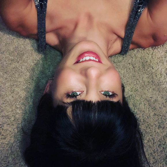 Meet your Posher, Jennifer - Picture 1 of 1